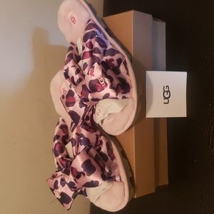 Leopard Puffer Ugg Slides. Brand new never worn still in box.